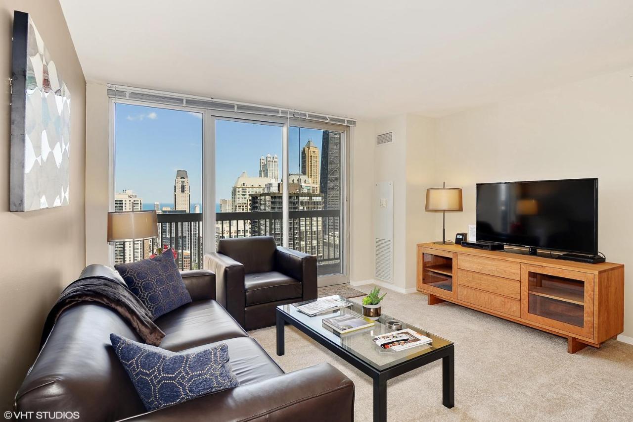 The Penthouse At Grand Plaza Aparthotel Chicago Bagian luar foto